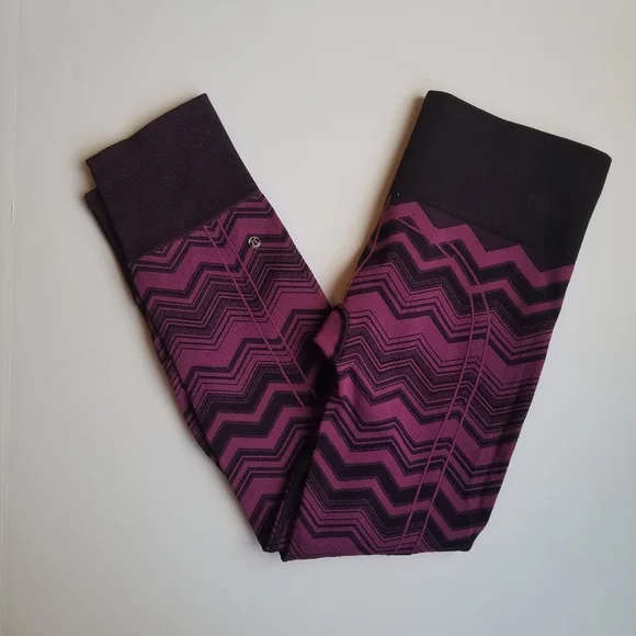 Lululemon Ebb To Street Chevron Purple Seamless Leggings Pant 8 - Picture 2 of 7